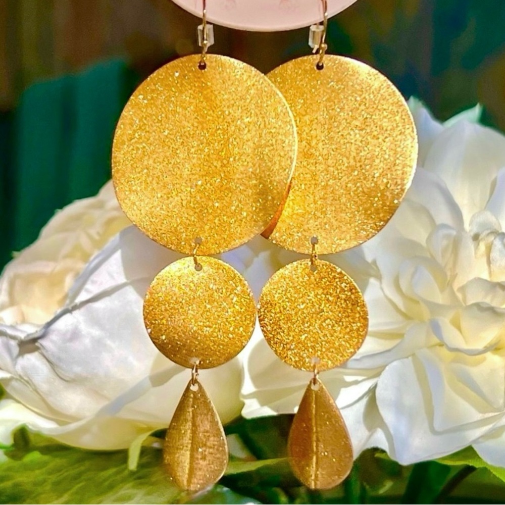 πΊπHPππΊ NWT Anthropologie Serefina Gold Disk Chandeliers - Picture 1 of 15